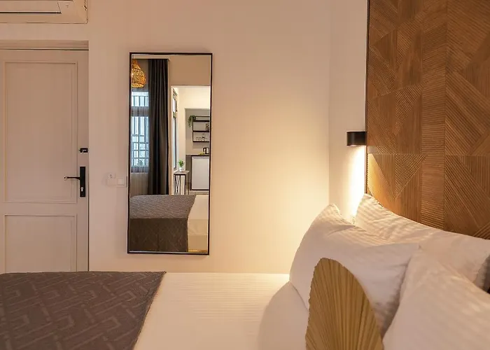 The Easy Rooms Terrace